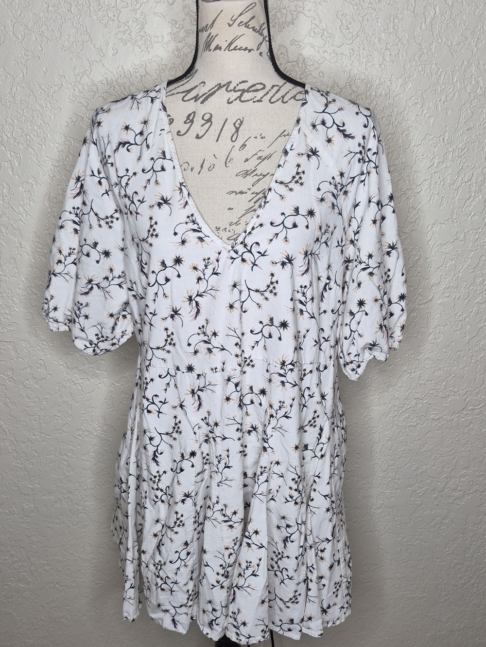 Universal‎ Thread Multicolored Floral Dress Size L